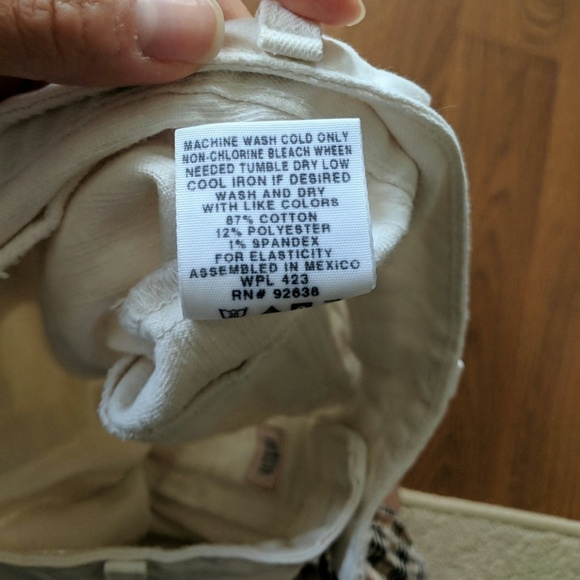 Fossil Capri Jeans - Picture 6 of 8